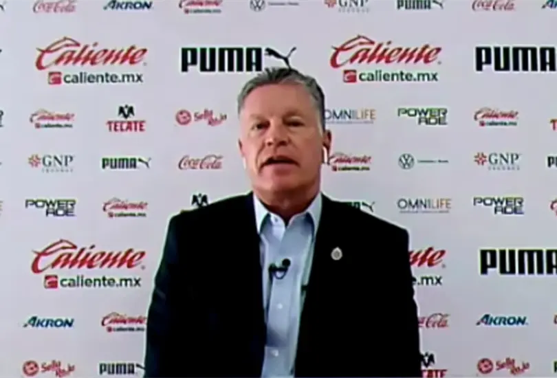 Reportan que Ricardo Pel&aacute;ez seguir&aacute; con Chivas por tiempo indefinido