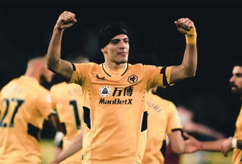 Raúl Jiménez se luce con golazo ante West Ham Raúl Jiménez se luce con golazo ante West Ham