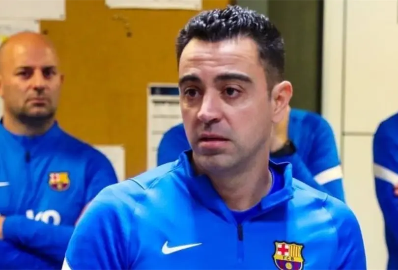 No es cierto, dice Xavi sobre el presunto retiro del Kun Ag&uuml;ero 