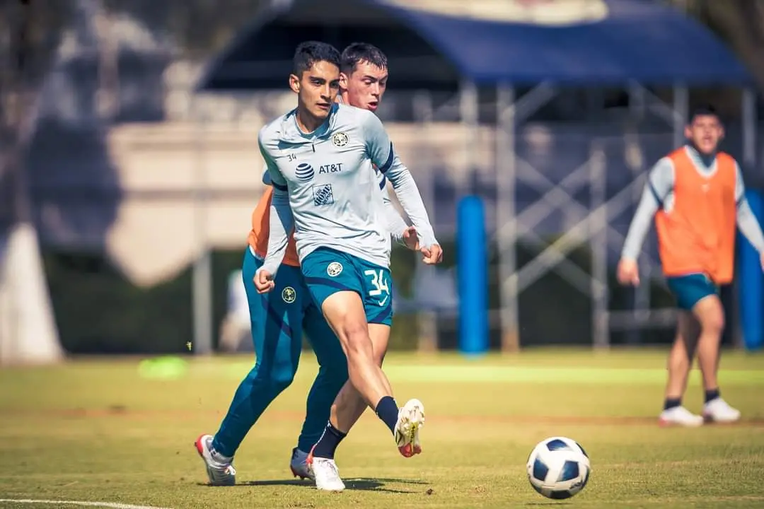 Naveda ya entrena al parejo de sus compañeros (Twitter - @ClubAmerica)