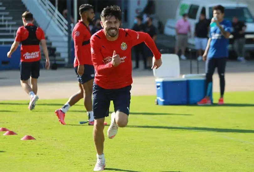 Chivas anuncia salida de Oribe Peralta; cobró 2 mdd por gol anotado Chivas anuncia salida de Oribe Peralta; cobró 2 mdd por gol anotado