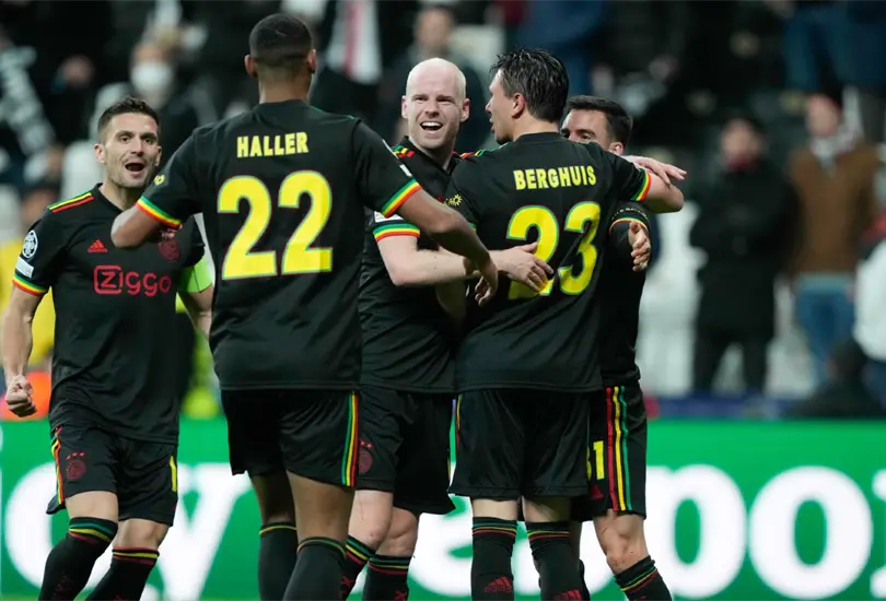 Ajax asegura liderato de su grupo en lo mejor de los mexicanos en Champions League Ajax asegura liderato de su grupo en lo mejor de los mexicanos en Champions League