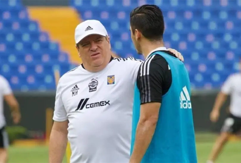 Piojo asegura que pelea entre Salcedo y Leo Fernández es algo normal Piojo asegura que pelea entre Salcedo y Leo Fernández es algo normal