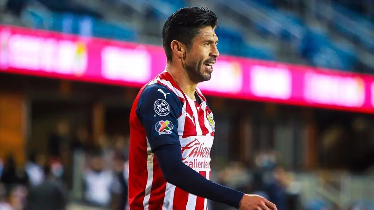 Oribe Peralta en un partido de Chivas - Instagram @oribepm