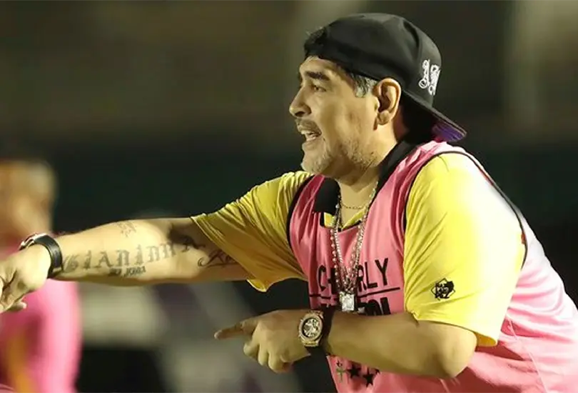 &iquest;Por qu&eacute; Diego Maradona usaba dos relojes?