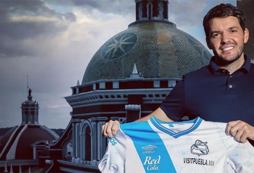 La historia de Nicol&aacute;s Larcam&oacute;n, el t&eacute;cnico sensaci&oacute;n de la Liga MX