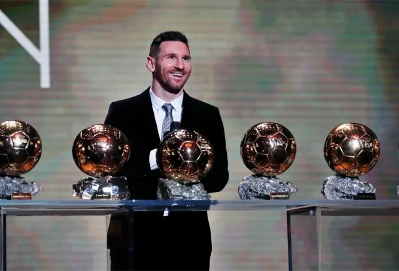 &iquest;Cu&aacute;nto cuesta el Bal&oacute;n de Oro que poseen Lionel Messi y Cristiano Ronaldo?
