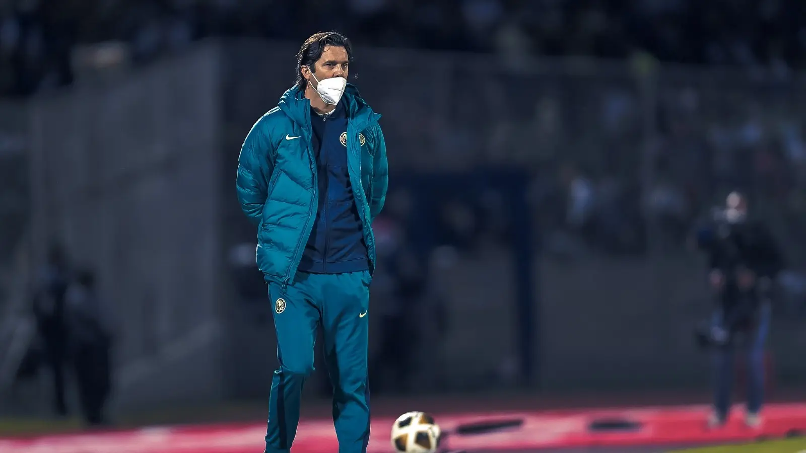 Santiago Solari en el Pumas vs América - Facebook Club América