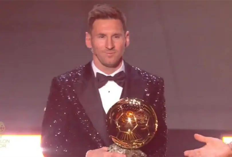 Lionel Messi gana el Bal&oacute;n de Oro 2021 y asegura que Lewandowski merece el de 2020