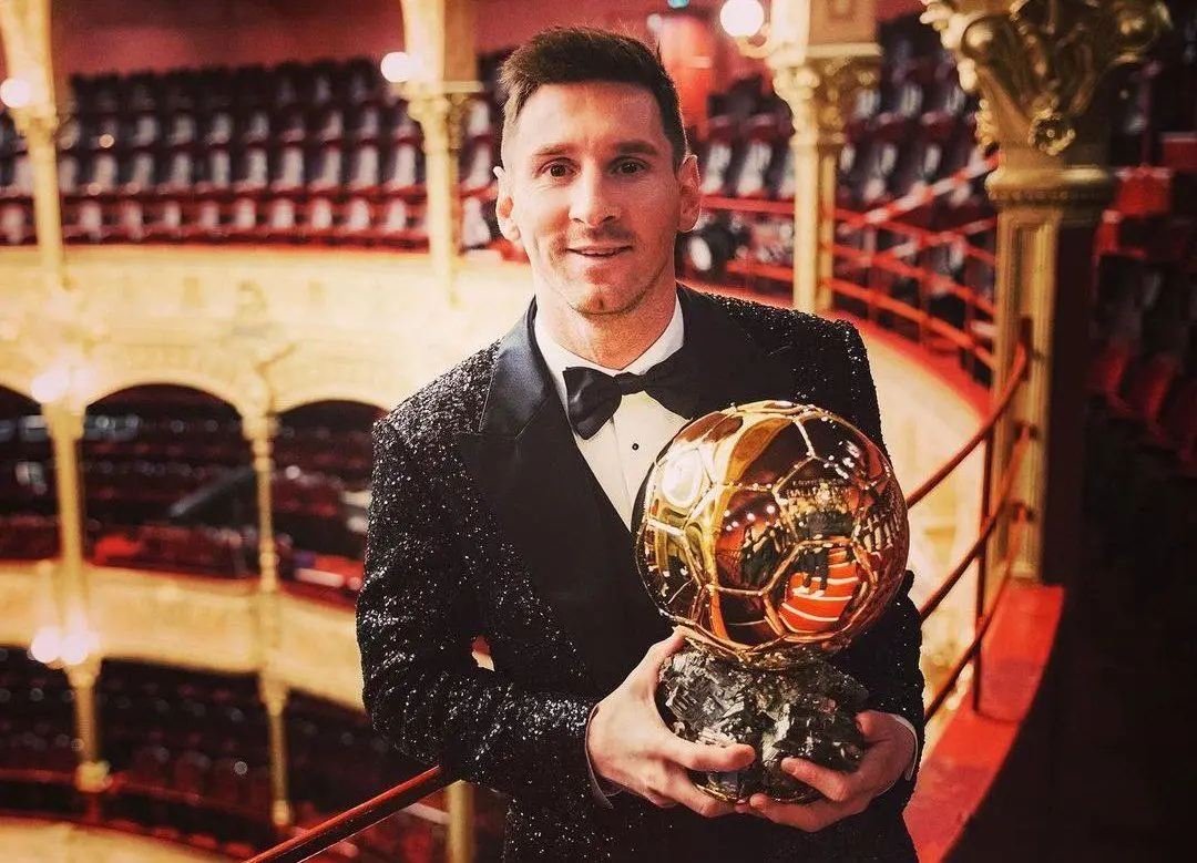 El argentino presumió su trofeo en redes sociales (Instagram - @leomessi)