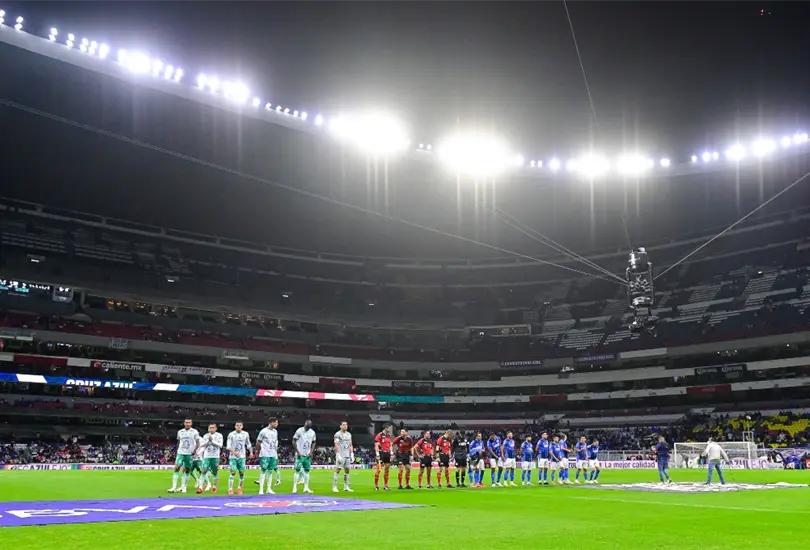 Luis Romo manda mensaje a afici&oacute;n tras grito: se nos puede ir el Mundial