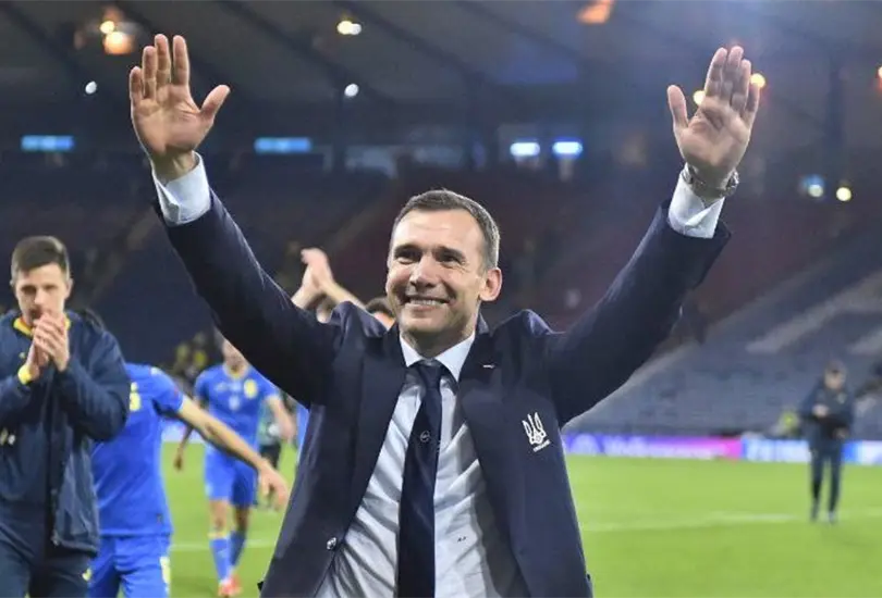 Shevchenko, cerca de ser el director técnico de Johan Vásquez en Genoa Shevchenko, cerca de ser el director técnico de Johan Vásquez en Genoa
