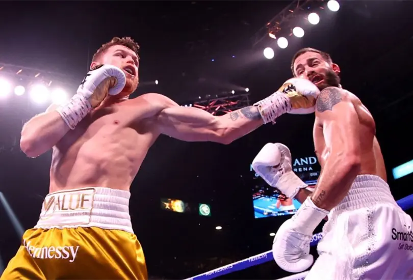 Canelo noquea a Plant y hace historia al unificar toda una divisi&oacute;n 