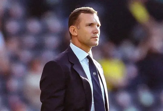 Shevchenko, nuevo entrenador de Johan Vásquez en el Genoa