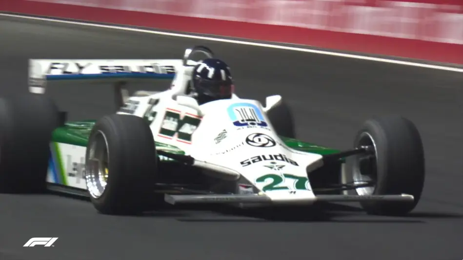 Damon Hill recorrió el Circuito de Jeddah a bordo del FW07 de Williams Racing - Twitter @F1
