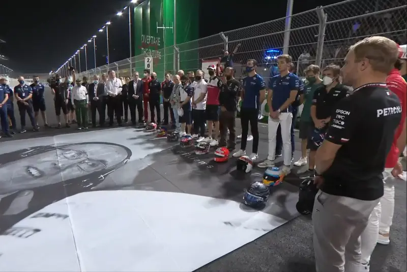 Previo a la carrera, los miembros de la Fórmula Uno rindieron tributo a Frank Williams - Twitter @F1