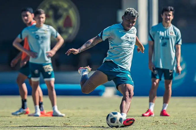 El club se encuentra entrenando en las instalaciones de Coapa (Twitter - @ClubAmerica)