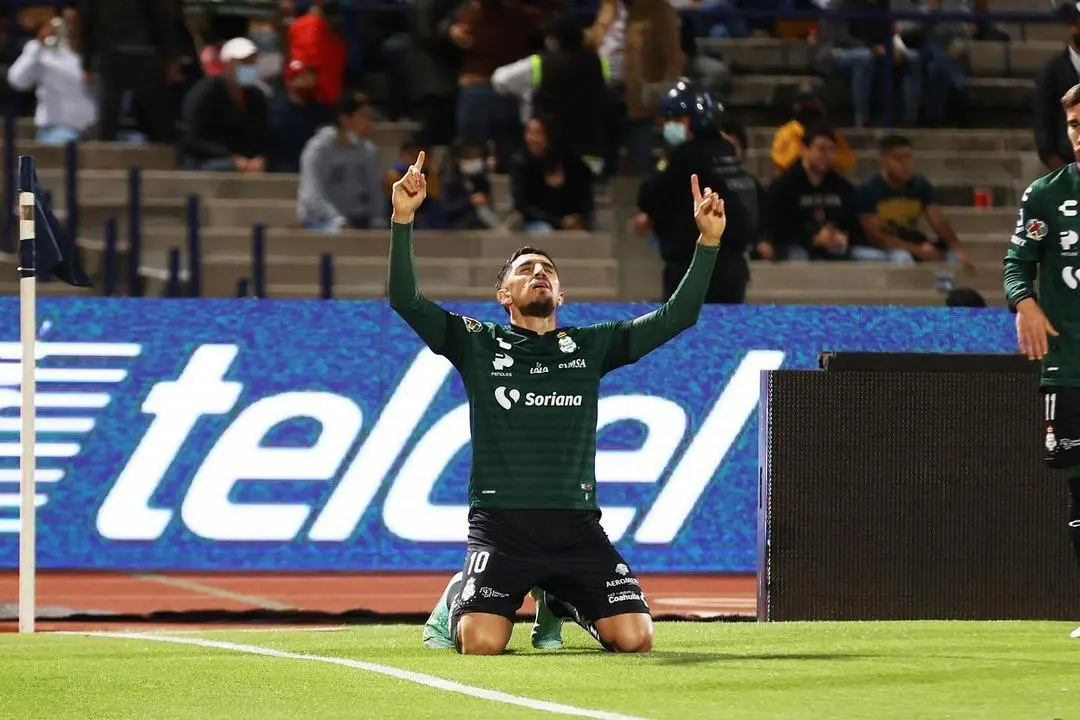 El jugador por fin habría llegado a un acuerdo con las Águilas (Instagram - @clubsantos)