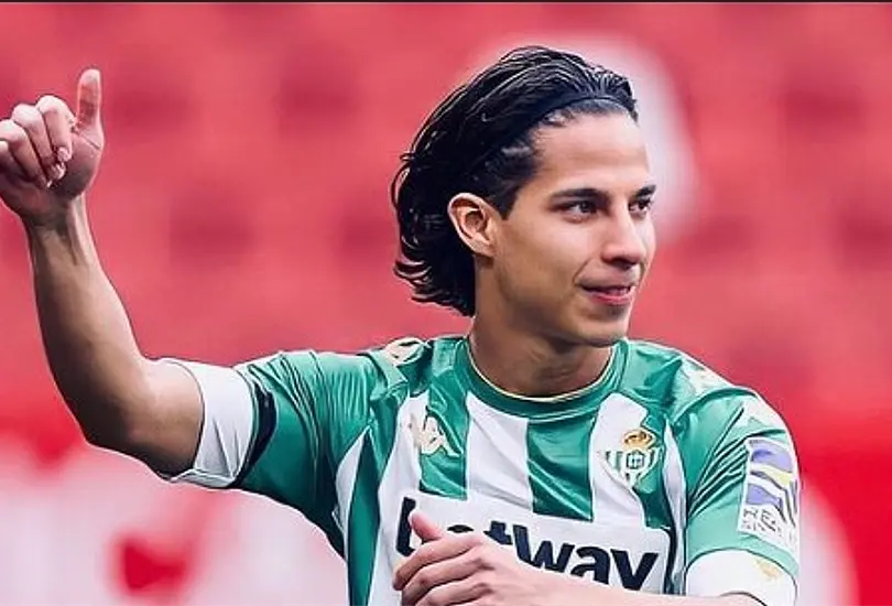 Pellegrini asegura que Lainez est&aacute; comprometido, tras supuesto berrinche