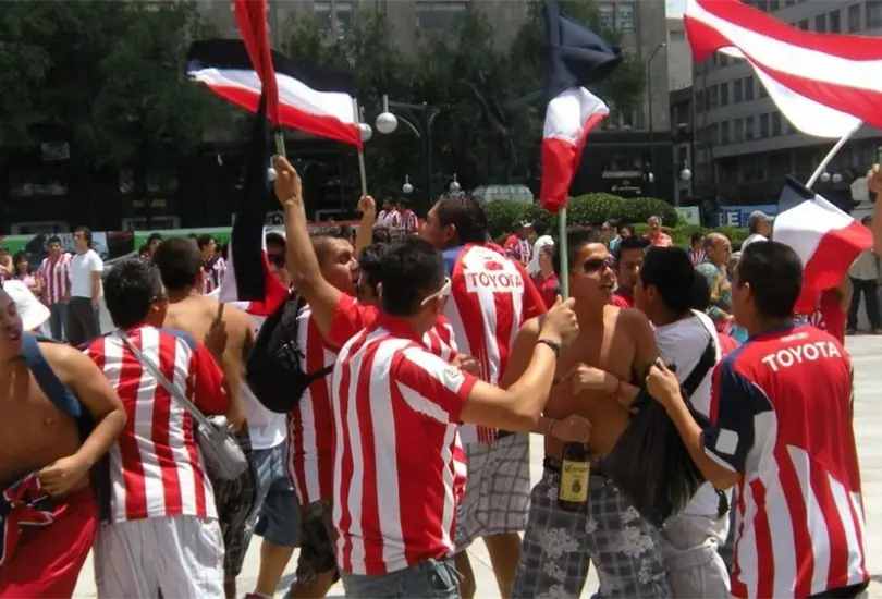 &iquest;Piojo Alvarado a Chivas? As&iacute; piensa la afici&oacute;n rojiblanca sobre el posible fichaje