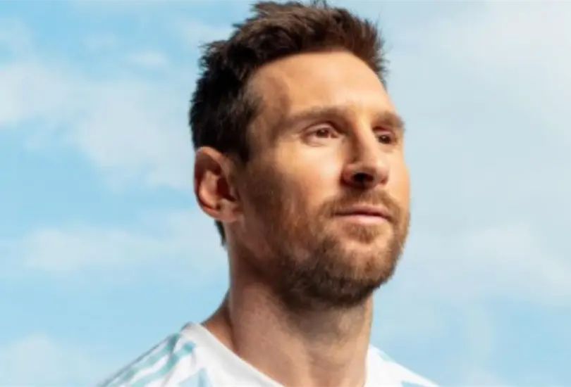 Valdano dice que Messi es un futbolista anfibio y el &uacute;ltimo de su especie