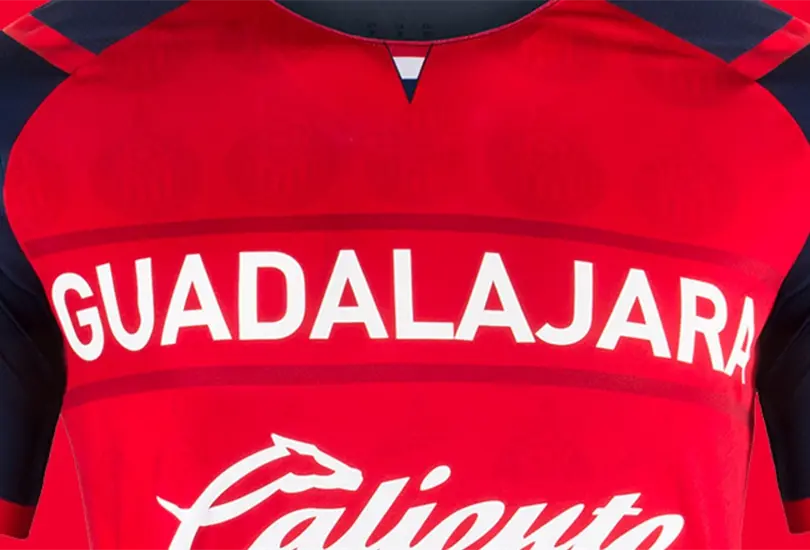 Aficionados critican tercer jersey de Chivas: pat&eacute;tico igual que la directiva