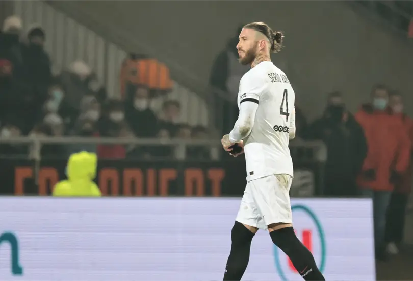 Sergio Ramos es expulsado en juego de Ligue 1; recibió dos amarillas en 4 minutos Sergio Ramos es expulsado en juego de Ligue 1; recibió dos amarillas en 4 minutos