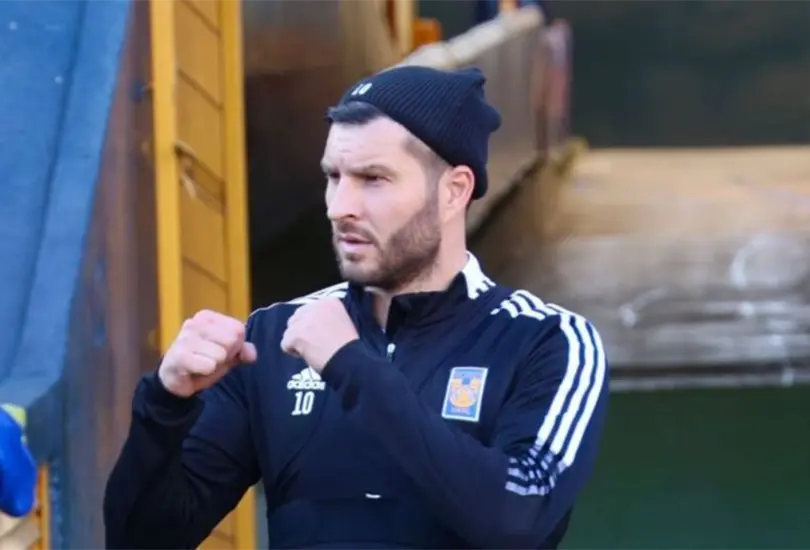 Gignac presume fotografía con Saúl Canelo Álvarez Gignac presume fotografía con Saúl Canelo Álvarez