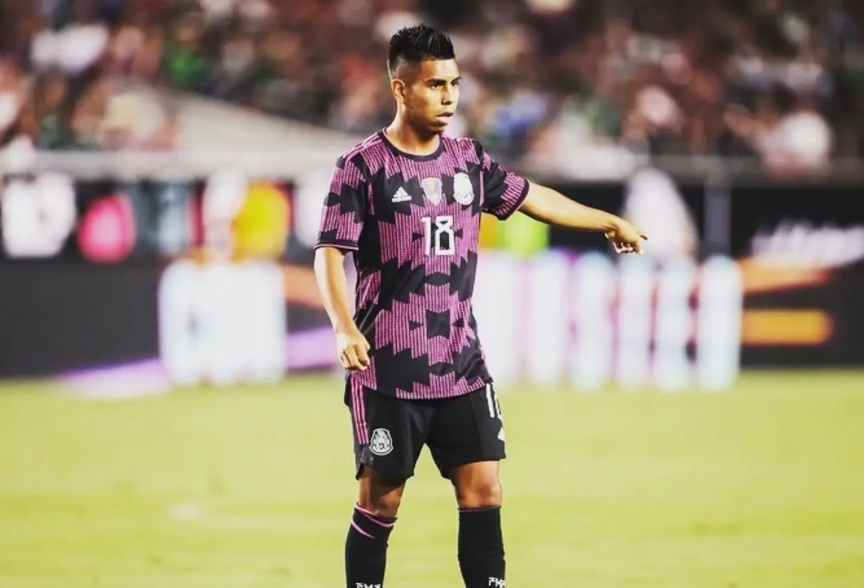 Efraín Álvarez decidió jugar para México y no con los Estados Unidos. Foto: Instagram @efra_26