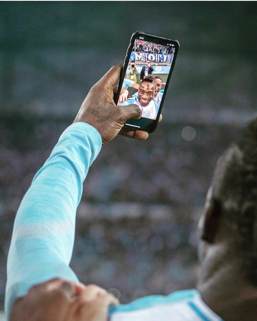 POV: Eres compañero de Balotelli en el Marsella - @mb459