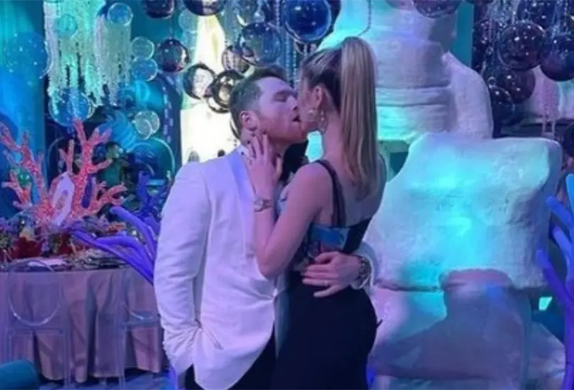Canelo &Aacute;lvarez y su familia festejan Navidad en grande