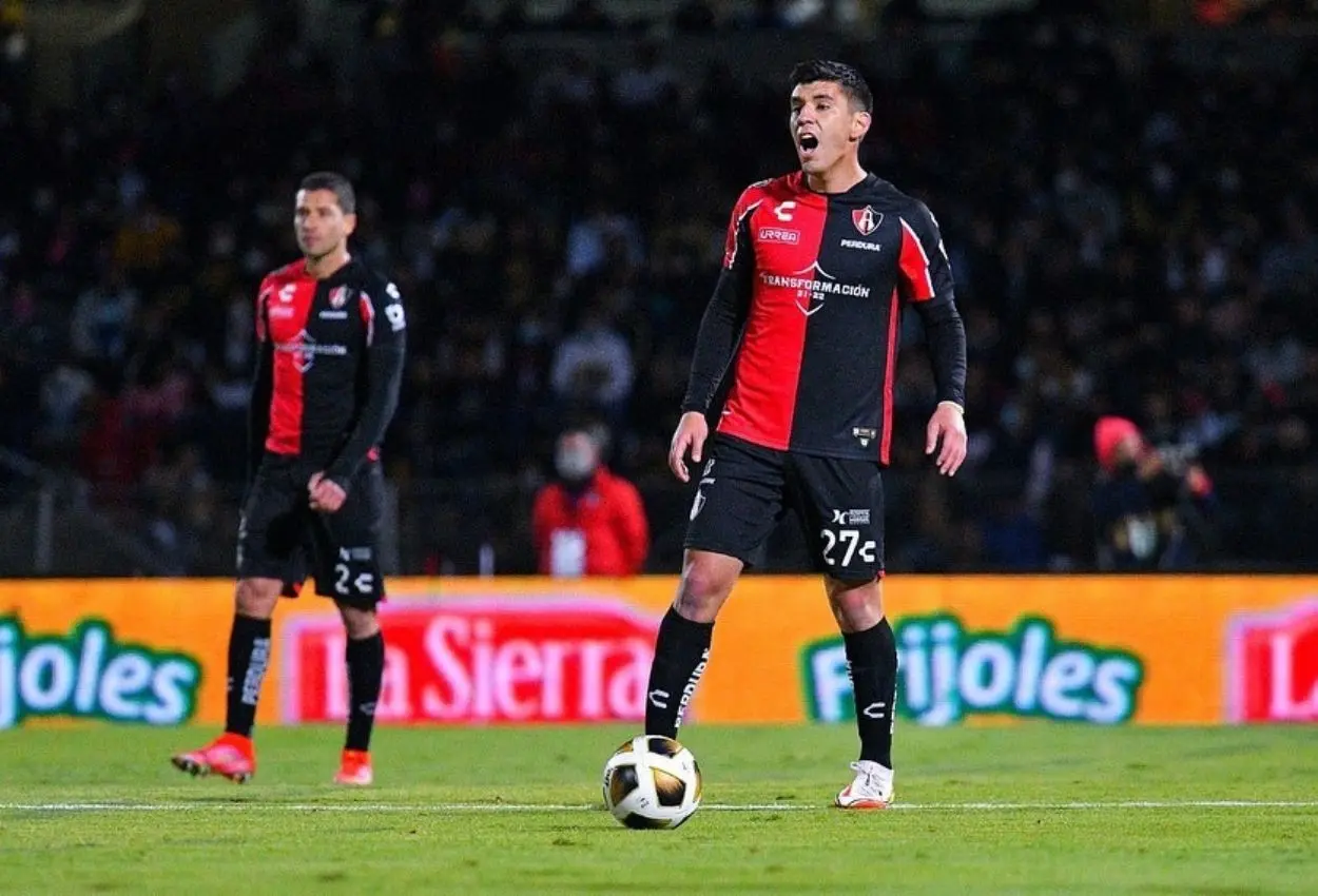 El defensa fue pieza clave en el título del Atlas en el Apertura 2021. Foto: Instagram @jesusangulo1