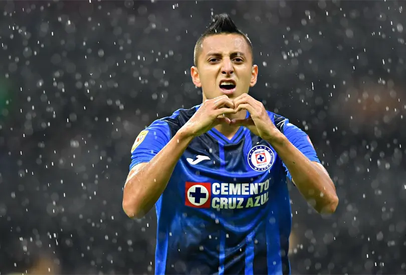 Piojo Alvarado se despide de Cruz Azul: Nunca imagin&eacute; encari&ntilde;arme contigo