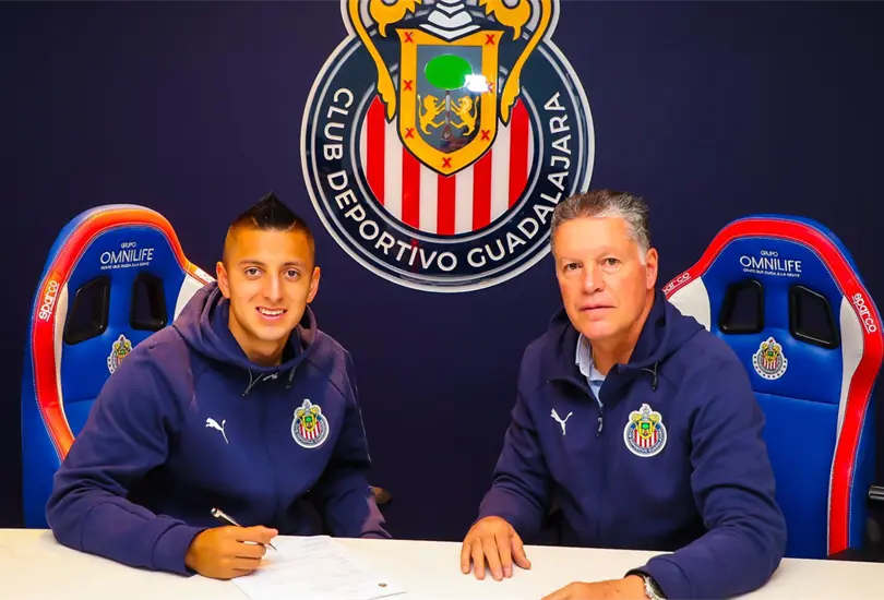 Me gustar&iacute;a festejar en la Minerva; Alvarado espera t&iacute;tulos con Chivas