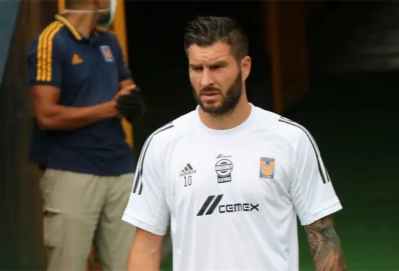 Gignac regalará jersey del Marsella al hijo del Diente para que no use el del PSG Gignac regalará jersey del Marsella al hijo del Diente para que no use el del PSG