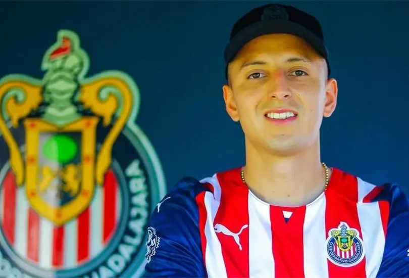Piojo Alvarado afirma que se siente chin& ponerse la playera de Chivas Piojo Alvarado afirma que se siente chin& ponerse la playera de Chivas
