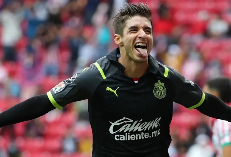 Isa&aacute;c Brizuela desea ganar t&iacute;tulo y ser l&iacute;der con Chivas en el 2022