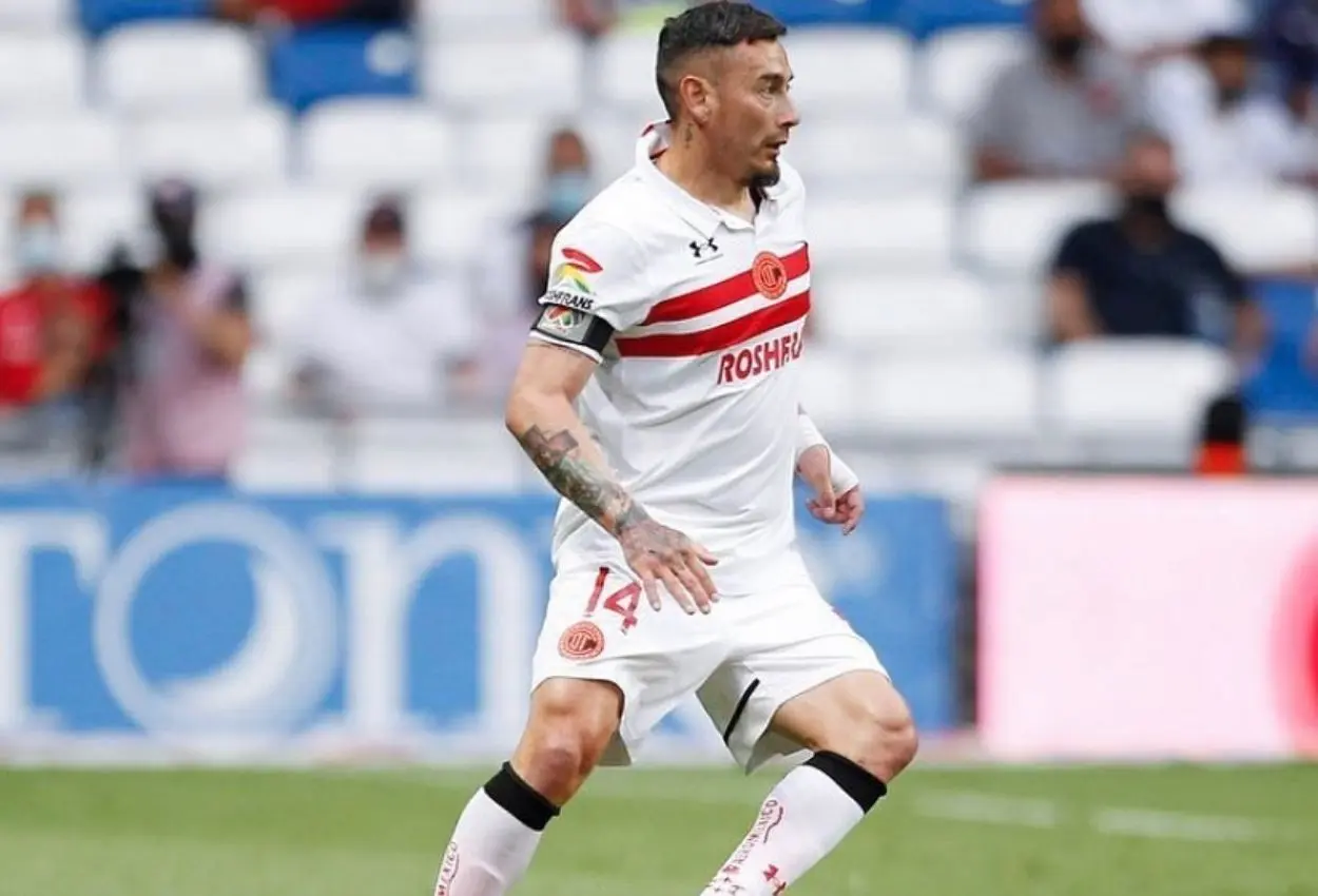 El mediocampista fue uno de los jugadores más importantes que tuvo el Toluca en el Apertura 2021. Foto: Instagram sambueza_1984.