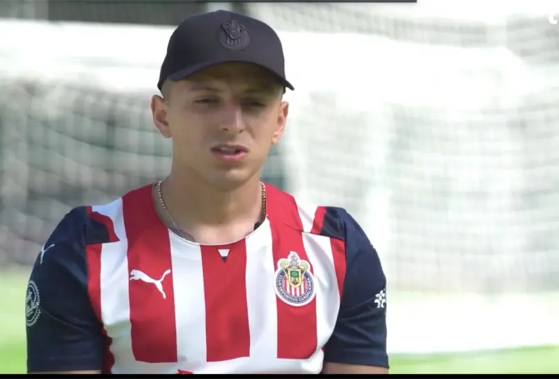 Piojo Alvarado confiesa que pens&oacute; en dejar el futbol por el skateboarding