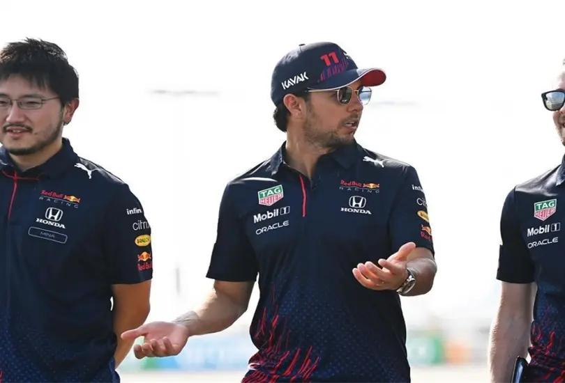 Hay menosprecio a lo que ha hecho Checo, asegura biógrafo del piloto mexicano Hay menosprecio a lo que ha hecho Checo, asegura biógrafo del piloto mexicano
