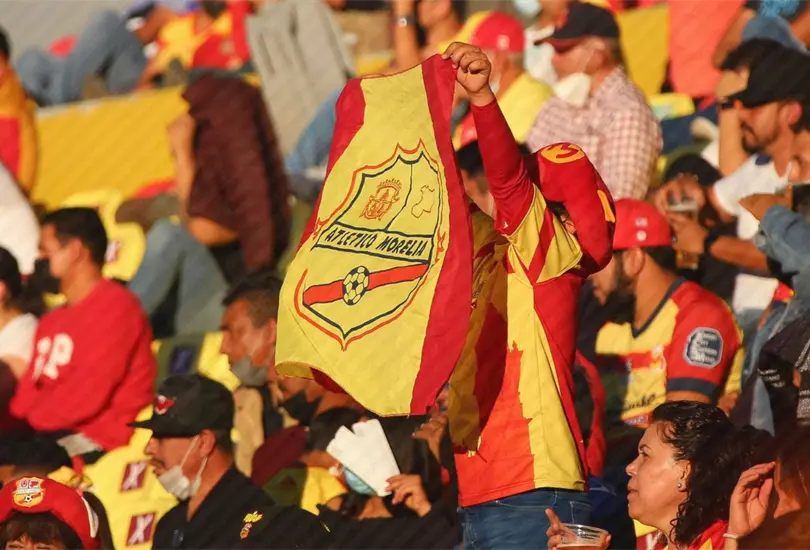 Grito discriminatorio obliga a terminar duelo entre Morelia y Tampico Grito discriminatorio obliga a terminar duelo entre Morelia y Tampico