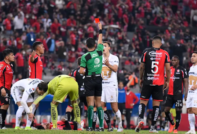 Brizio avala decisiones arbitrales del Atlas vs Pumas, tal y como pronosticó Chacón Brizio avala decisiones arbitrales del Atlas vs Pumas, tal y como pronosticó Chacón