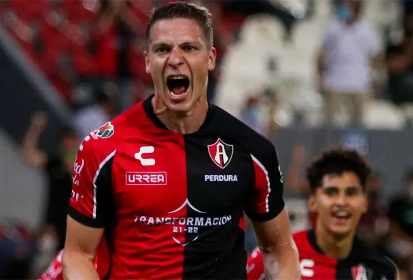 Julio Furch, de vivir carencias en Veracruz a h&eacute;roe del Atlas finalista