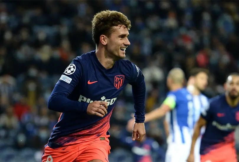 Griezmann evita cat&aacute;strofe del Atl&eacute;tico en Champions; Tecatito entr&oacute; de cambio
