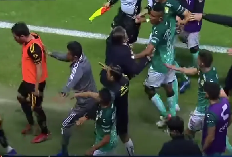 Piojo Herrera da su versi&oacute;n de la pelea en las semifinales: Mena se burl&oacute;