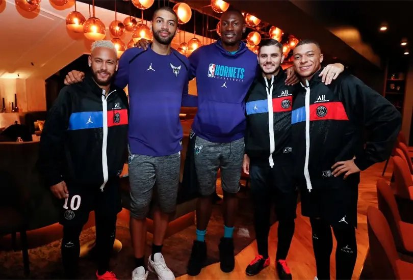Futbolistas que son fan&aacute;ticos de la NBA