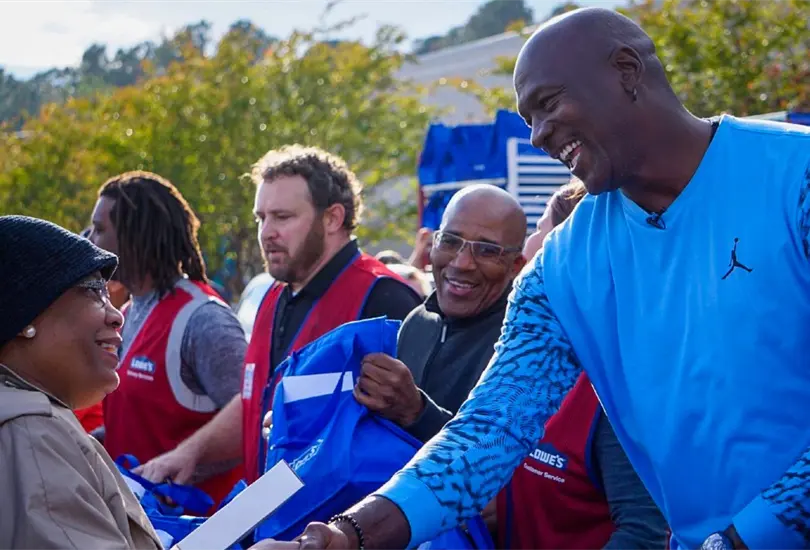 El trabajo benéfico de Michael Jordan: de invertir en clínicas a donaciones El trabajo benéfico de Michael Jordan: de invertir en clínicas a donaciones