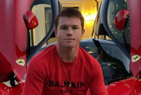 Canelo presume en redes su nuevo Ferrari de 4 millones de dólares Canelo presume en redes su nuevo Ferrari de 4 millones de dólares