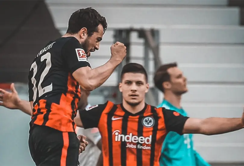 El golazo de Younes en el descalabro del Bayern ante el Eintracht Frankfurt