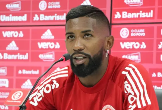 Hincha paga multa de casi 4 mdp para que futbolista juegue y lo expulsan